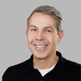 高盛：美股创新高之际对冲基金加速撤离科技股 转向消费必需品股